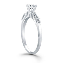 将图片加载到图库查看器,14k White Gold Shared Prong Accent Diamond Engagement Ring