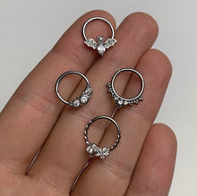 将图片加载到图库查看器,16G 3/8 Clear CZ Gem Triad Hinged Segment Ring