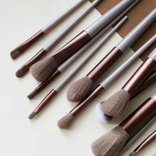 将图片加载到图库查看器,13-Piece: Professional Makeup Brush Set