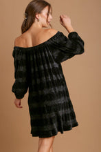 Load image into Gallery viewer, Off-Shoulder Balloon Sleeve Velvet Mini Dress – Glamorous Off-Shoulder Design, Playful Balloon Sleeves, Luxurious Velvet Fabric, Elegant & Sexy Mini Dress for Parties and Date Nights