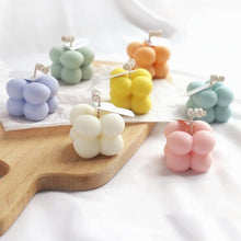 Load image into Gallery viewer, 1pc Cube Wax Geometry Candle Soy Wax Candles Beautiful Art Candle Present Statue Scented Candles Decoration for Wedding Home Decor Candle Shaped Candles Wax Smokeless Oil Aromatherapy Candle For Christmas Wedding Home Decor