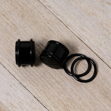 Load image into Gallery viewer, 5/8 Black Acrylic Straight Plug Set