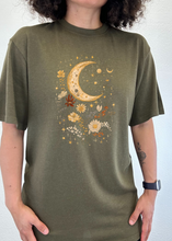 将图片加载到图库查看器,Celestial Moon Boho Flowers Vintage Unisex Bamboo/Cotton Graphic T-Shirt