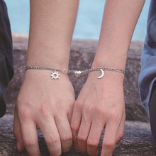 将图片加载到图库查看器,2pcs/set Stainless Steel Sun Moon Couple Bracelets Magnet Attraction Love Heart Shaped Charms Couples Bracelet Stainless Steel Chain Bracelets Charm Jewelry Matching Couple Bracelets