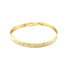 Load image into Gallery viewer, 10k Yellow Gold Dome Childrens Diamond Cut Florentine Bangle