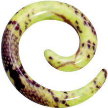 Load image into Gallery viewer, 6G Green Snake Skin Acrylic Spiral Taper
