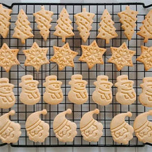 Load image into Gallery viewer, 4-Piece: Plastic Cookie Baking Moulds