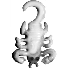 将图片加载到图库查看器,4G Black White Acrylic Scorpion Hanger Plug