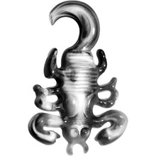 将图片加载到图库查看器,2G Black White Acrylic Scorpion Hanger Plug