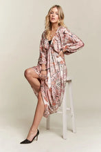 将图片加载到图库查看器,Printed V-Neck Batwing Sleeve Summer Dress For Women – Vibrant Print, Chic & Relaxed, Flattering, Effortlessly Stylish