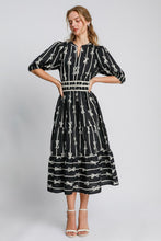 将图片加载到图库查看器,Bow Tie Print Notched Contrast Velvet Trim Midi Dress–Elegant Bow Tie Print, Modern Notched Neckline, Luxurious Velvet Trim, Sophisticated Midi Dress for Special Events