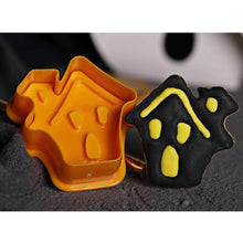 Load image into Gallery viewer, 4Pcs/set Plastic Christmas Christmas Tree Halloween Pumpkin Ghost Theme Cookie Cutter Plunger Fondant Chocolate Mold Halloween Cookie Cutters Thanksgiving Fall Christmas Cookie Cutters Biscuit Mold 3D Mini Fondant Cookie Tools