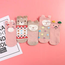 Load image into Gallery viewer, 5 Pairs 3D Cartoon Harajuku Cat Cute Heart Invisible Cotton Socks Casual Boat Socks Funny Girl Ankle Sock Set for Women