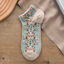 Load image into Gallery viewer, 5-Pairs: Vintage Court Style Short Socks