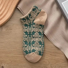 Load image into Gallery viewer, 5-Pairs: Vintage Court Style Short Socks