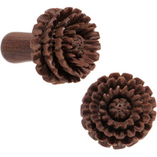 Load image into Gallery viewer, 2G Organic Sabo Wood Chrysanthemum Single Flare Plug Set