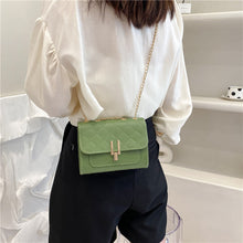 Load image into Gallery viewer, Decent Black Luxury Crossbody Bags For Women And Girls Designer Small Messenger Shoulder Bag For Women Women's Fashionable And Versatile Diamond Lattice Chain Crossbody Bag
