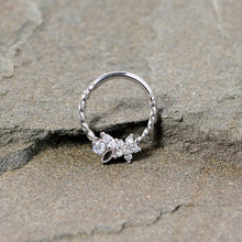 将图片加载到图库查看器,16G 3/8 Clear Gem Star Twisted Hinged Segment Ring