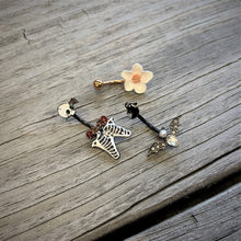 将图片加载到图库查看器,Black Skeleton Skull Rose Halloween Double Mount Belly Ring
