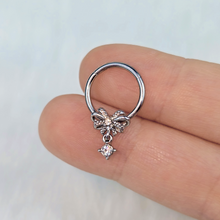 将图片加载到图库查看器,16G 3/8 Clear Gem Looping Bow Hinged Segment Ring
