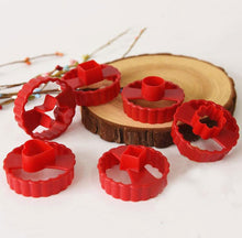 Load image into Gallery viewer, 6Pcs Cookie Cake Cutter Decorating Fondant Cutters Tool Cookie Cutters Round Multifunctional Fudge Pastry Baking Mold Star Cookie Cutter Heart Center