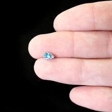 将图片加载到图库查看器,20G 1/4 Blue Gem Textured Art Deco Nose Bone