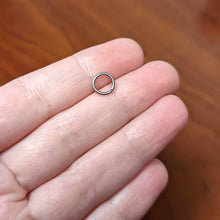 将图片加载到图库查看器,18G 1/4 Grade 23 Titanium Bendable Hoop Ring