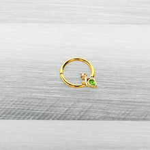 将图片加载到图库查看器,16G 3/8 Green Gem Gold Tone Shades of Spring Hinged Segment Ring