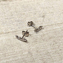 Load image into Gallery viewer, 20G ASTM F-136 Implant Grade Titanium Fashion Feathers Stud Earrings
