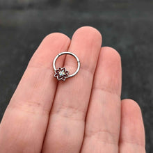 Load image into Gallery viewer, 16G 3/8 Aurora Gem Poinsettia Flower Festive Hinged Segment Ring