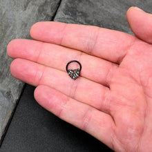 将图片加载到图库查看器,16G 3/8 Clear Red CZ Gem Black Heart Floral Hinged Segment Ring
