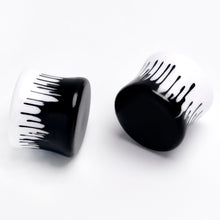 将图片加载到图库查看器,White Black Drip Acrylic Double Flare Plugs