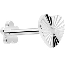 将图片加载到图库查看器,18G Titanium Flat Back Earring Threadless Reversible Heart