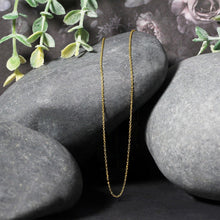 Load image into Gallery viewer, 18k Yellow Gold Diamond Cut Cable Link Chain (0.80 mm)