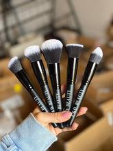 将图片加载到图库查看器,Makeup Brush Set
