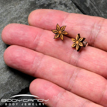 将图片加载到图库查看器,Natural Maple Wood Blooming Flowers Stud Earrings