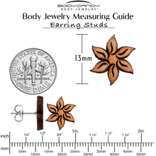 将图片加载到图库查看器,Natural Maple Wood Blooming Flowers Stud Earrings