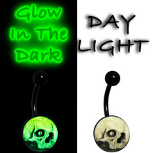将图片加载到图库查看器,Black Titanium Webbed Skull Glow in the Dark Belly Ring