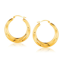 Load image into Gallery viewer, 14k Yellow Gold Graduated Textured Hoop Earrings (1 inch Diameter)