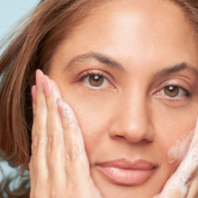 Load image into Gallery viewer, Gentle Hydrating Foaming Cleanser