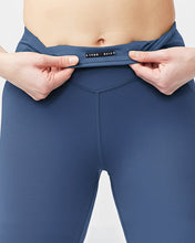 Load image into Gallery viewer, Go Again Women's Cropped Leggings Length 21"
