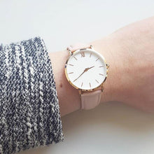 Load image into Gallery viewer, New STEVVEX Fashion Simple Women Watches Woman Ladies Casual Leather Quartz Watch For Women and Girls