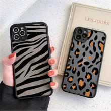 将图片加载到图库查看器,Leopard Print Elegant Pattern Protective Phone Case Translucent Hard Back With Silicone Leopard Pattern Phone Case For Iphone 11 Pro Max 12 13 Mini X Xs Max 7 8 Plus Mobile Phone Protective Case