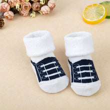 将图片加载到图库查看器,1 Pair Newborn Cotton Striped Warm Slippers Socks For Baby Girls And Boys Very Comfortable And Soft Material