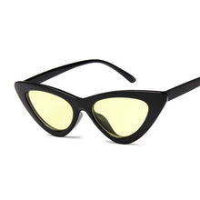 将图片加载到图库查看器,Vintage Cateye Sunglasses For Women In Famous Retro Small Cat Eye Style In NEW Modern Edition with UV400 Protection