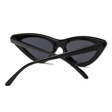将图片加载到图库查看器,Vintage Cateye Sunglasses For Women In Famous Retro Small Cat Eye Style In NEW Modern Edition with UV400 Protection
