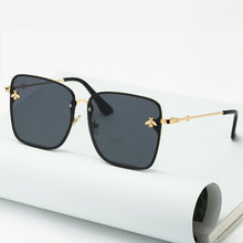 Load image into Gallery viewer, New Fashion Lady Oversize Rimless Square Bee Sunglasses For Women With Small Bee Glasses Design Gradient Sunglasses With UV400