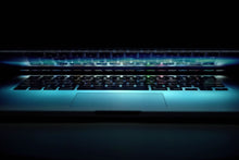 Load image into Gallery viewer, MacBook Pro (2015) 15-inch – Intel Core i7 2.5GHz – AMD Radeon R9 M370X