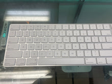 将图片加载到图库查看器,Apple Magic Keyboard with Numeric Keypad MQ052LL/A Silver – Wireless
