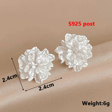 Load image into Gallery viewer, White Flower & Butterfly Dangle Earrings β Acrylic Pearl Heart Jewelry